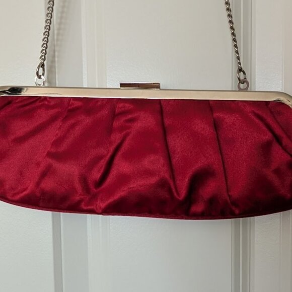 Red satin cocktail party purse - Picture 3 of 6